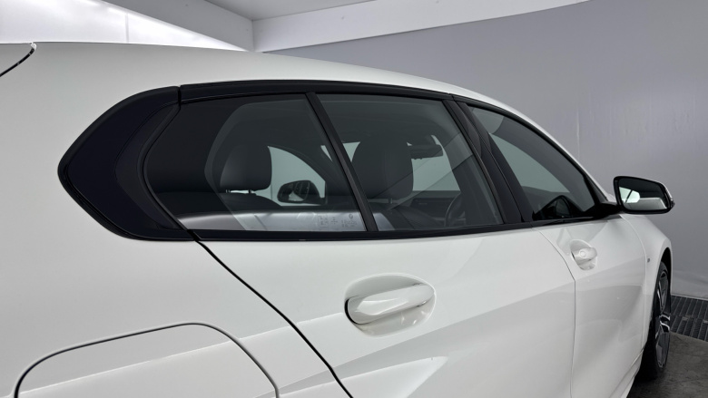 BMW 1 Series 118i M Sport 5dr Step Auto Petrol Hatchback